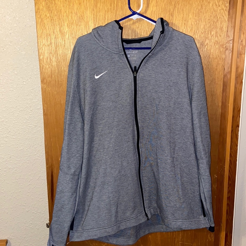 Men’s Nike XXL Dri-Fit basketball zip up hoodie
